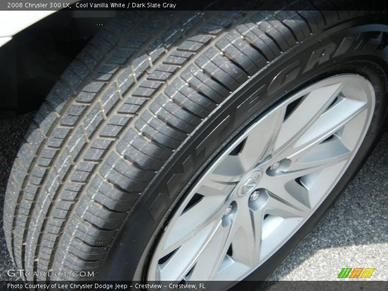 Cool Vanilla White / Dark Slate Gray 2008 Chrysler 300 LX