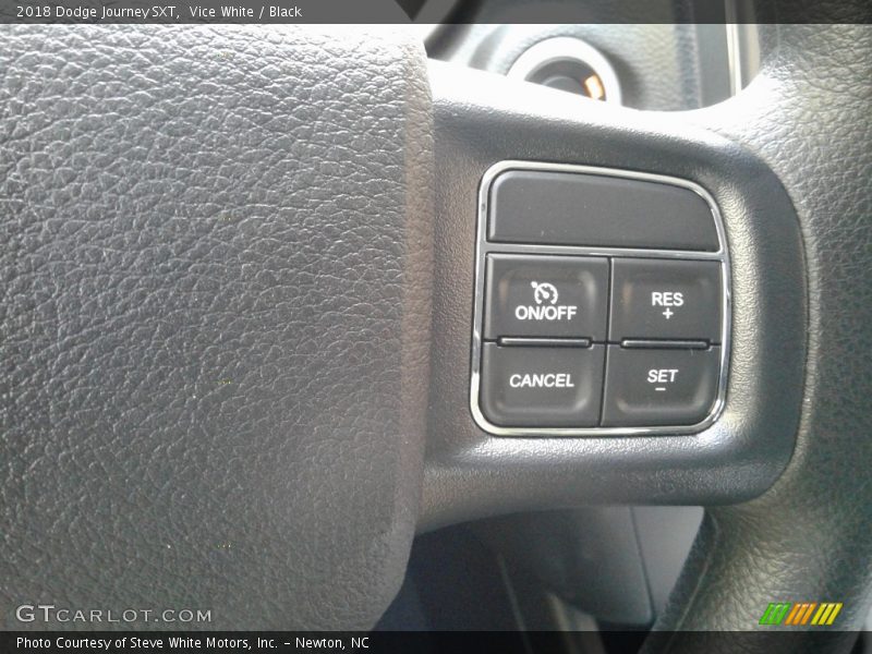 Vice White / Black 2018 Dodge Journey SXT