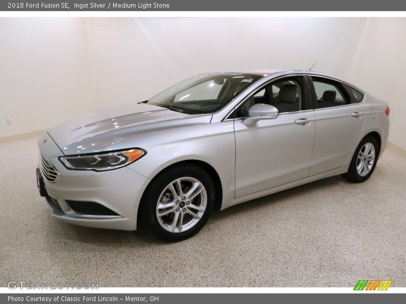 Ingot Silver / Medium Light Stone 2018 Ford Fusion SE