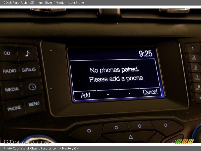 Ingot Silver / Medium Light Stone 2018 Ford Fusion SE