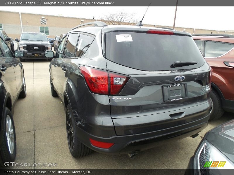 Magnetic / Chromite Gray/Charcoal Black 2019 Ford Escape SE