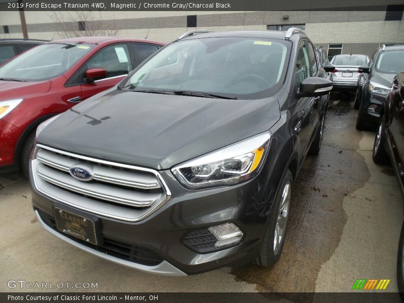 Magnetic / Chromite Gray/Charcoal Black 2019 Ford Escape Titanium 4WD