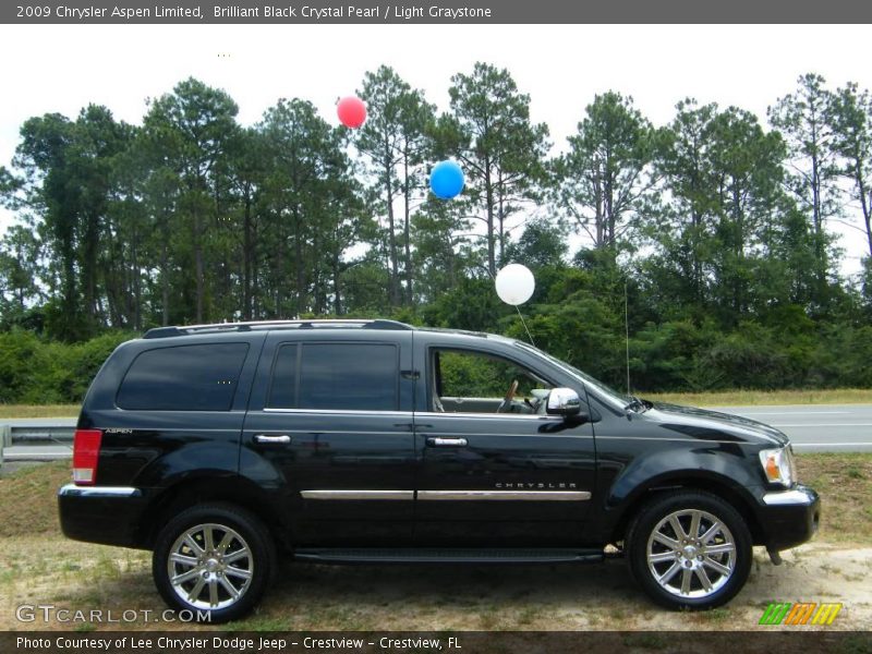 Brilliant Black Crystal Pearl / Light Graystone 2009 Chrysler Aspen Limited