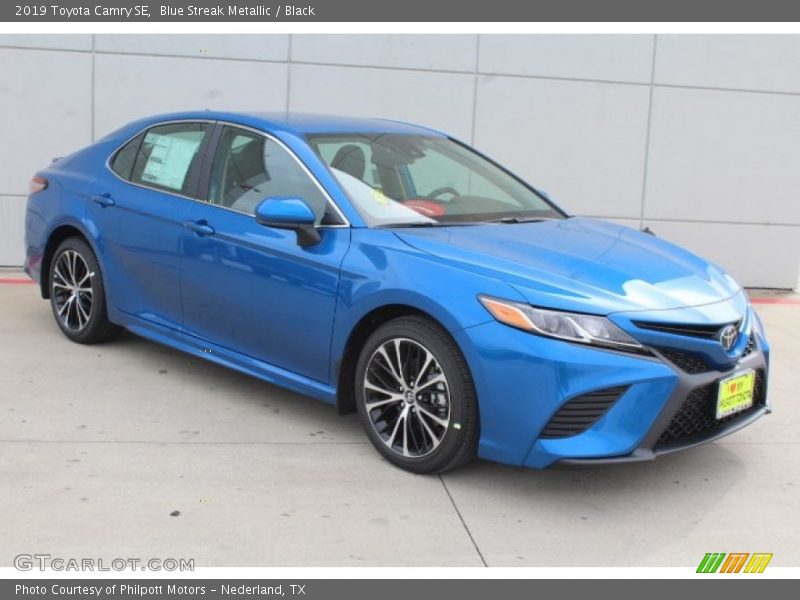 Blue Streak Metallic / Black 2019 Toyota Camry SE