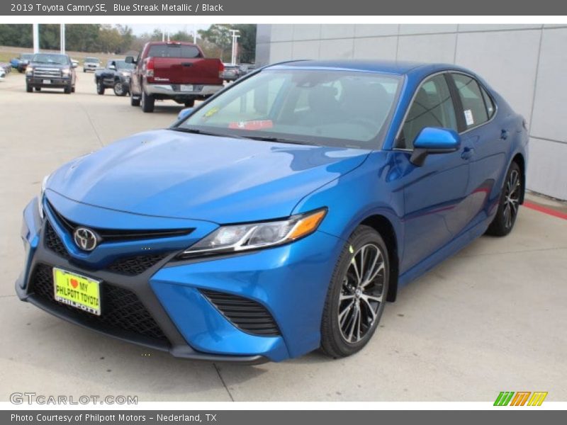 Blue Streak Metallic / Black 2019 Toyota Camry SE