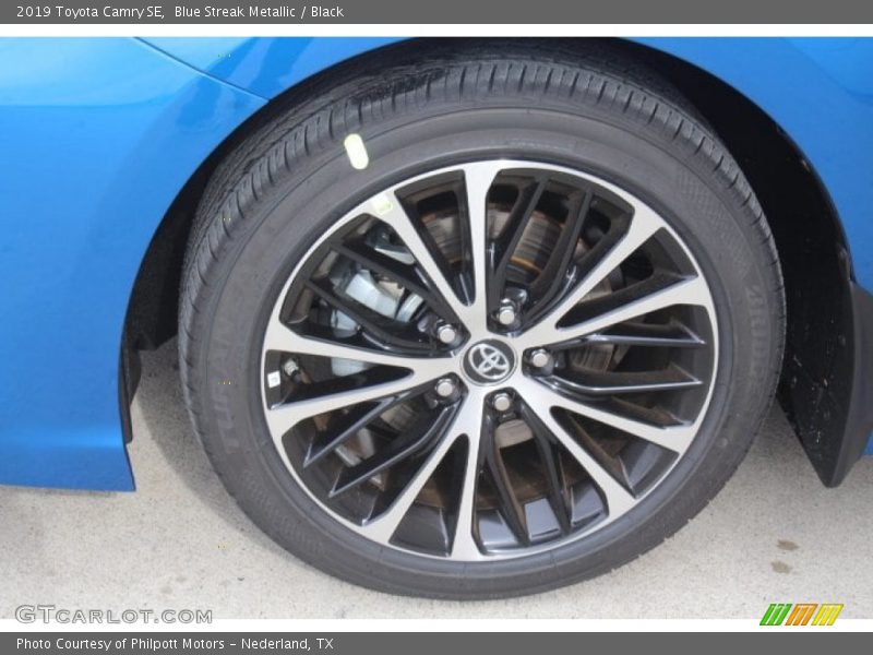 Blue Streak Metallic / Black 2019 Toyota Camry SE