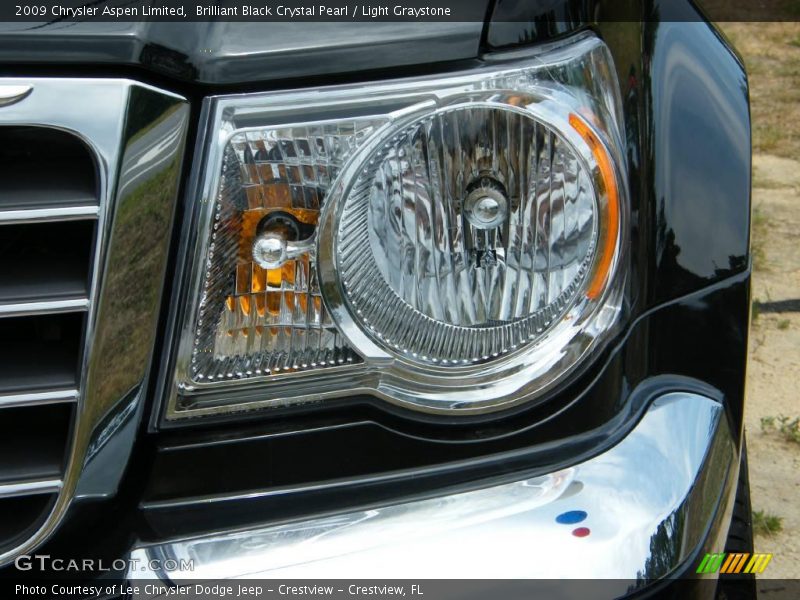 Brilliant Black Crystal Pearl / Light Graystone 2009 Chrysler Aspen Limited