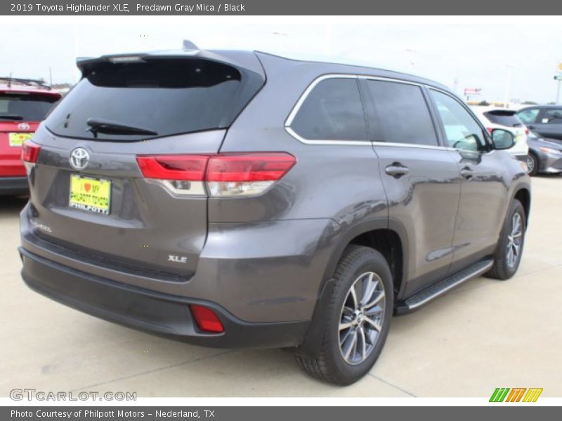 Predawn Gray Mica / Black 2019 Toyota Highlander XLE