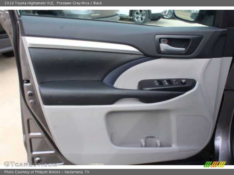 Predawn Gray Mica / Black 2019 Toyota Highlander XLE