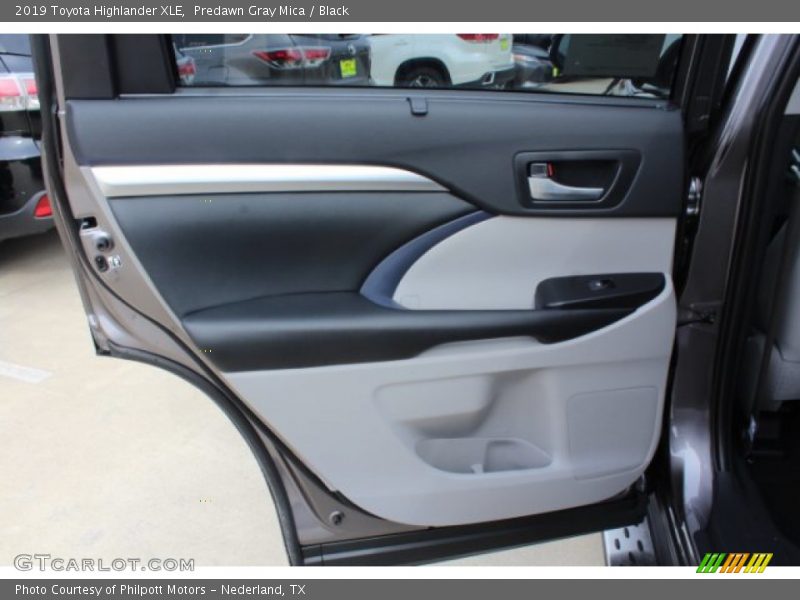 Predawn Gray Mica / Black 2019 Toyota Highlander XLE