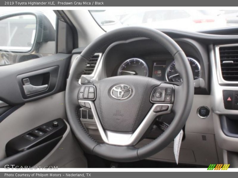 Predawn Gray Mica / Black 2019 Toyota Highlander XLE