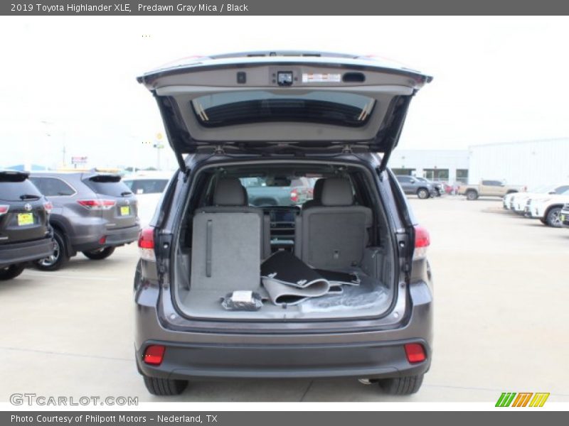 Predawn Gray Mica / Black 2019 Toyota Highlander XLE