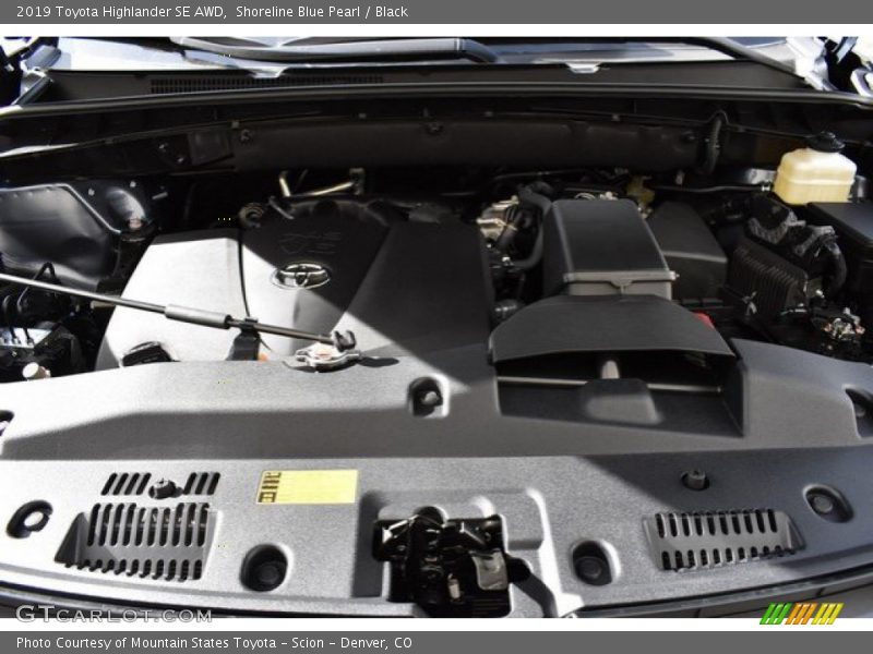 Shoreline Blue Pearl / Black 2019 Toyota Highlander SE AWD