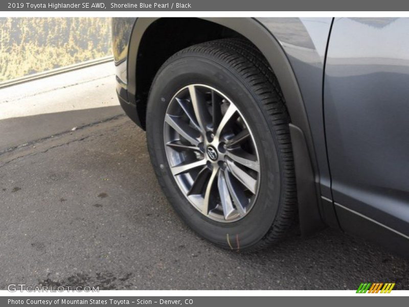 Shoreline Blue Pearl / Black 2019 Toyota Highlander SE AWD