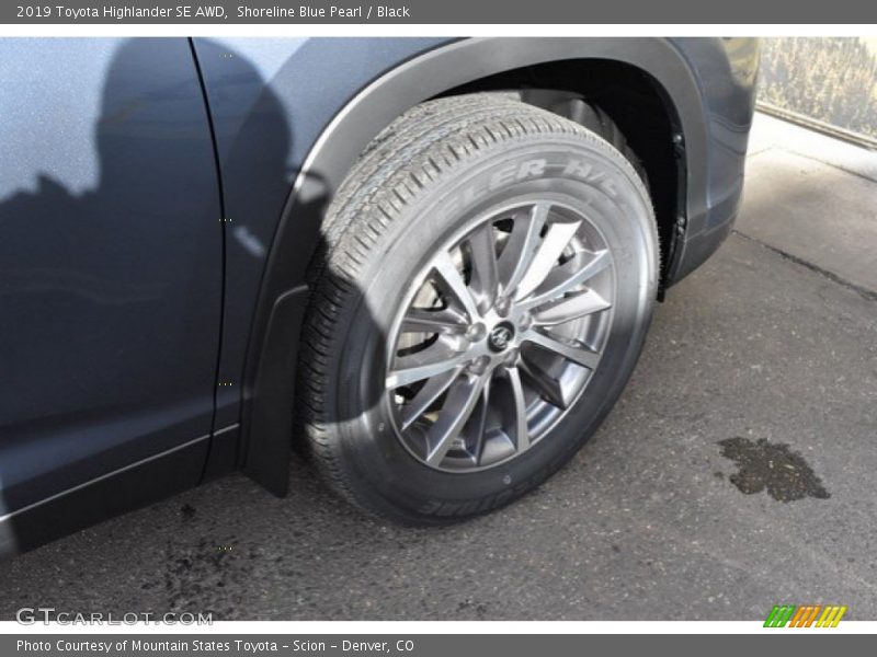 Shoreline Blue Pearl / Black 2019 Toyota Highlander SE AWD