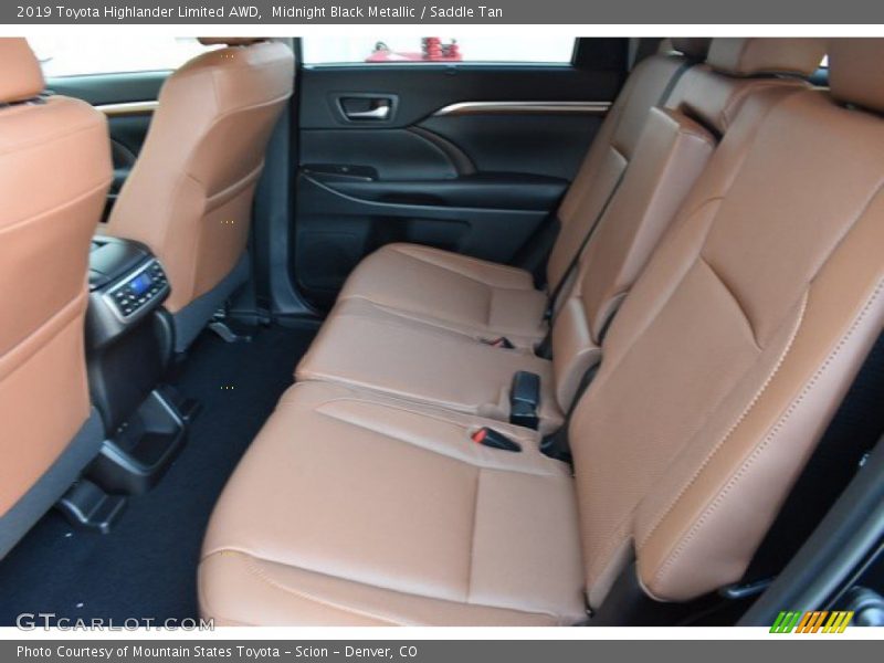 Midnight Black Metallic / Saddle Tan 2019 Toyota Highlander Limited AWD