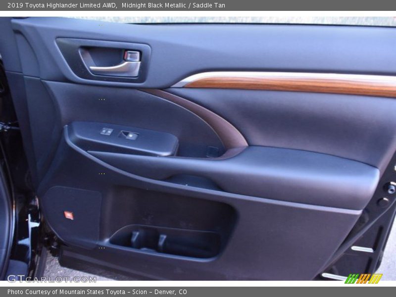 Midnight Black Metallic / Saddle Tan 2019 Toyota Highlander Limited AWD