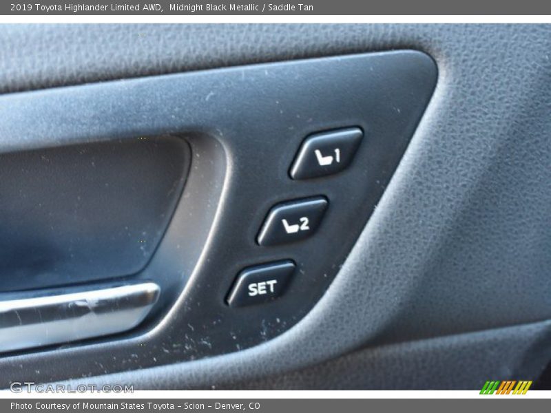 Midnight Black Metallic / Saddle Tan 2019 Toyota Highlander Limited AWD