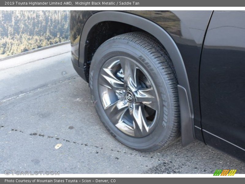 Midnight Black Metallic / Saddle Tan 2019 Toyota Highlander Limited AWD