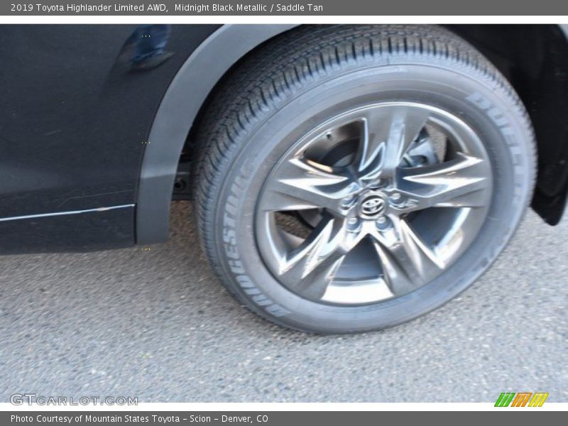 Midnight Black Metallic / Saddle Tan 2019 Toyota Highlander Limited AWD