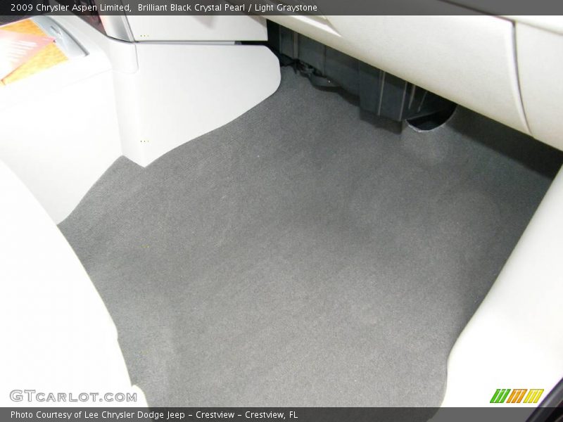 Brilliant Black Crystal Pearl / Light Graystone 2009 Chrysler Aspen Limited