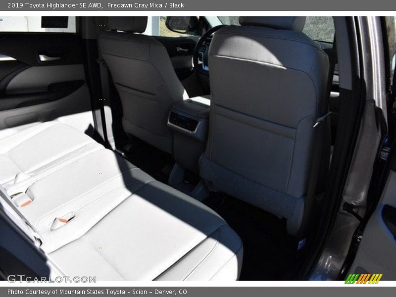 Predawn Gray Mica / Black 2019 Toyota Highlander SE AWD