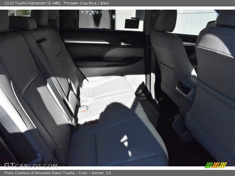Predawn Gray Mica / Black 2019 Toyota Highlander SE AWD