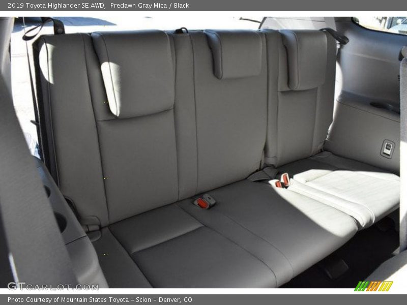 Predawn Gray Mica / Black 2019 Toyota Highlander SE AWD