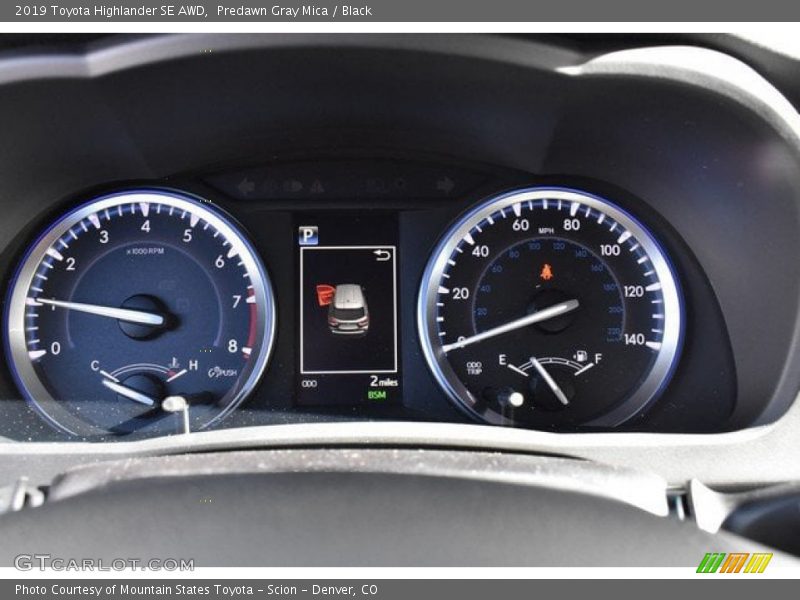 Predawn Gray Mica / Black 2019 Toyota Highlander SE AWD