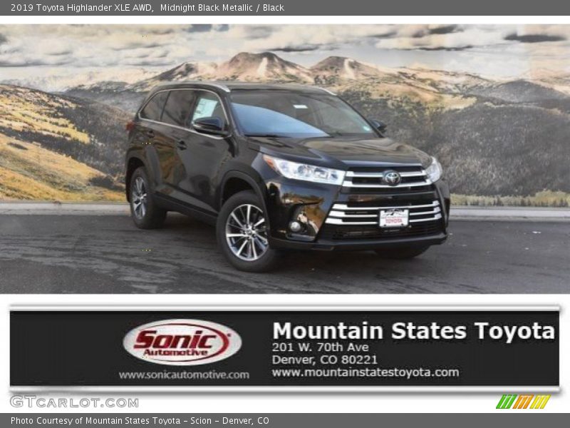 Midnight Black Metallic / Black 2019 Toyota Highlander XLE AWD