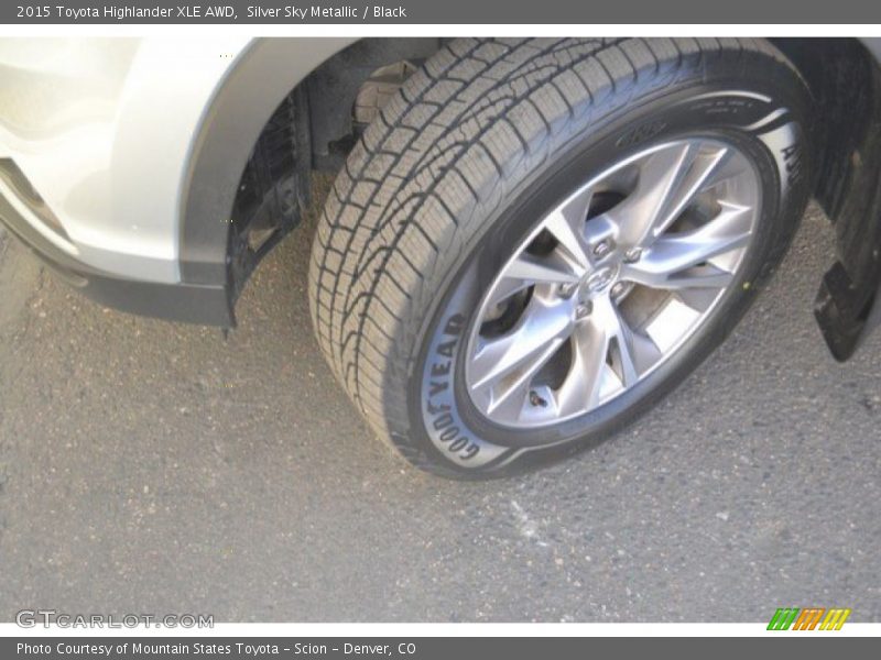 Silver Sky Metallic / Black 2015 Toyota Highlander XLE AWD