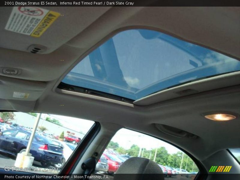 Inferno Red Tinted Pearl / Dark Slate Gray 2001 Dodge Stratus ES Sedan