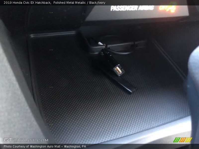 Polished Metal Metallic / Black/Ivory 2019 Honda Civic EX Hatchback