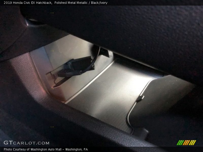Polished Metal Metallic / Black/Ivory 2019 Honda Civic EX Hatchback