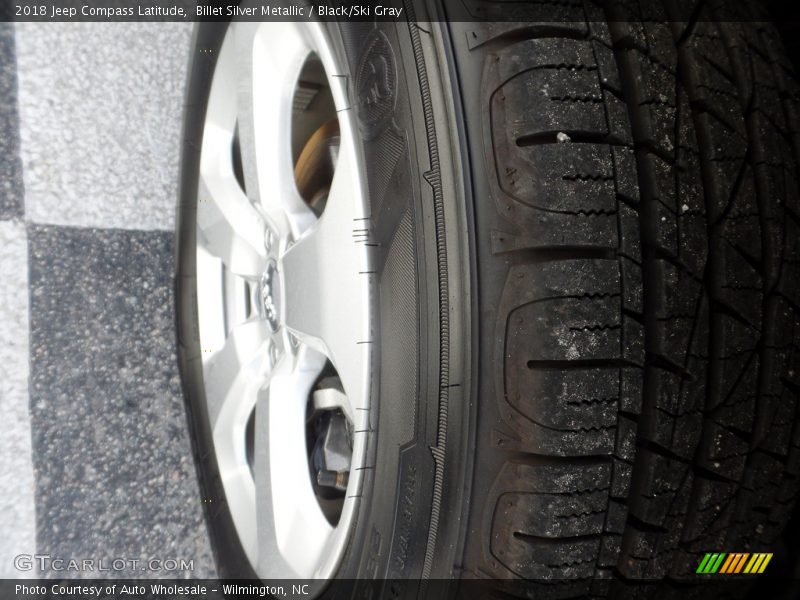 Billet Silver Metallic / Black/Ski Gray 2018 Jeep Compass Latitude