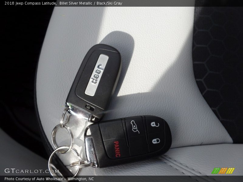 Billet Silver Metallic / Black/Ski Gray 2018 Jeep Compass Latitude