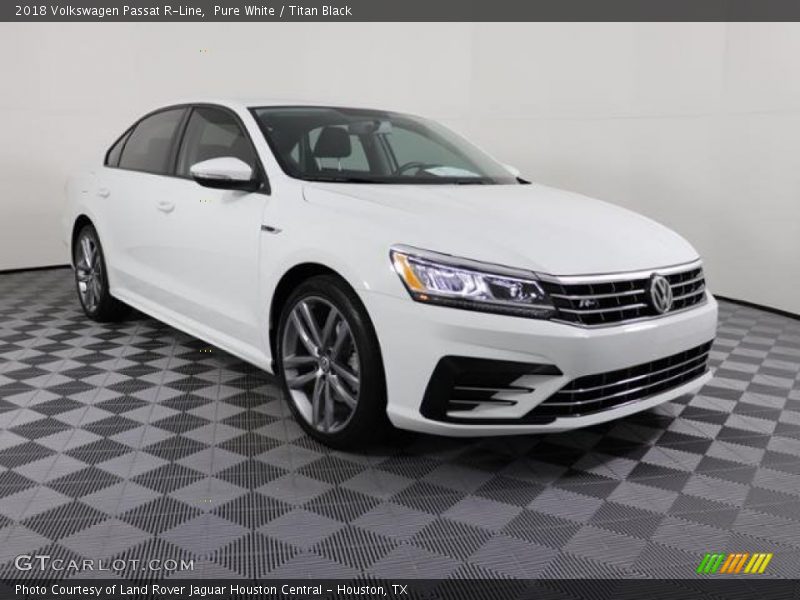 Pure White / Titan Black 2018 Volkswagen Passat R-Line
