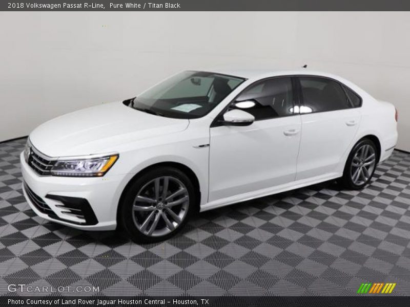 Pure White / Titan Black 2018 Volkswagen Passat R-Line
