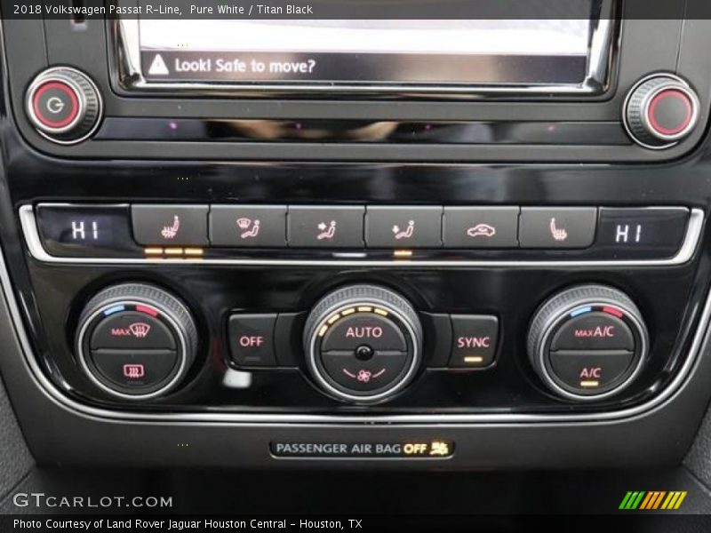 Pure White / Titan Black 2018 Volkswagen Passat R-Line