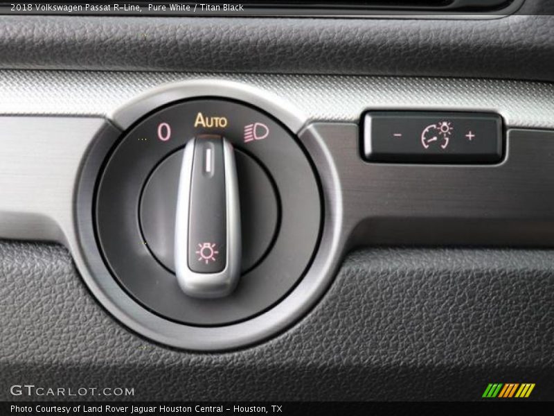 Pure White / Titan Black 2018 Volkswagen Passat R-Line