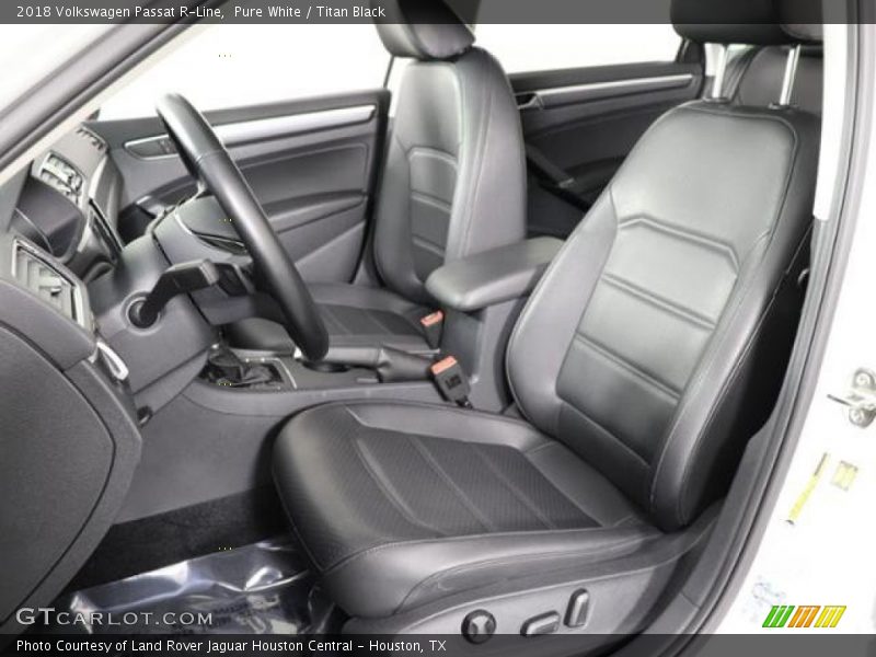 Pure White / Titan Black 2018 Volkswagen Passat R-Line