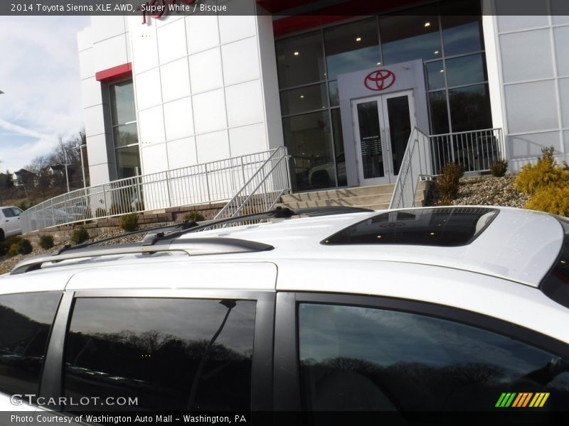 Super White / Bisque 2014 Toyota Sienna XLE AWD