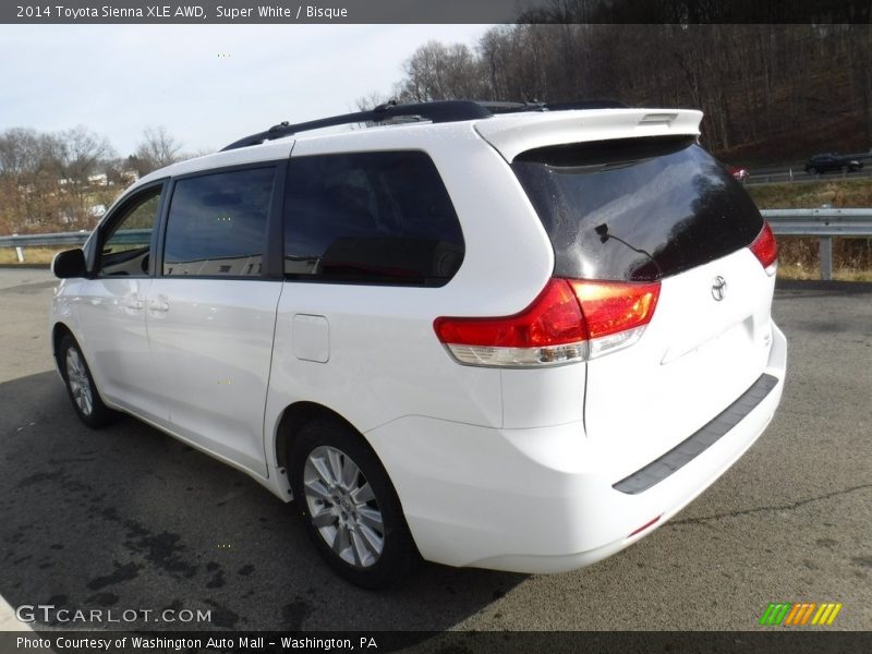 Super White / Bisque 2014 Toyota Sienna XLE AWD