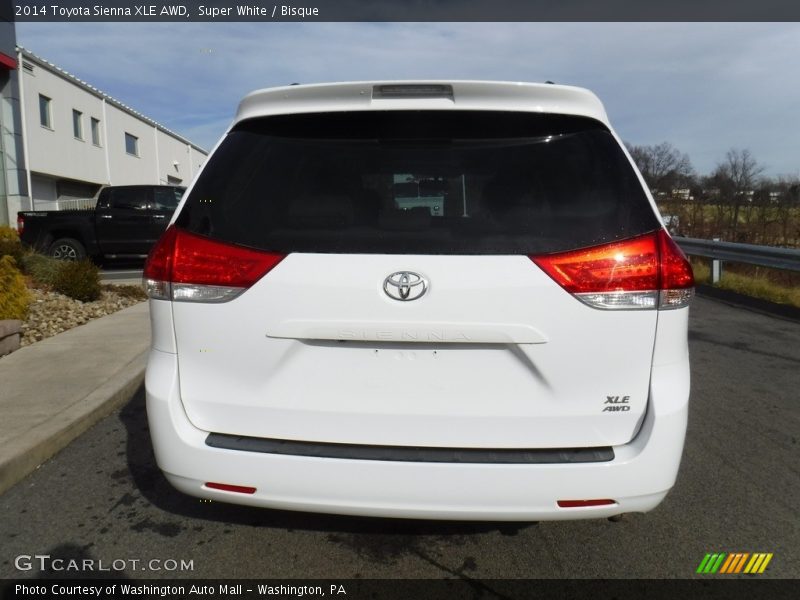 Super White / Bisque 2014 Toyota Sienna XLE AWD