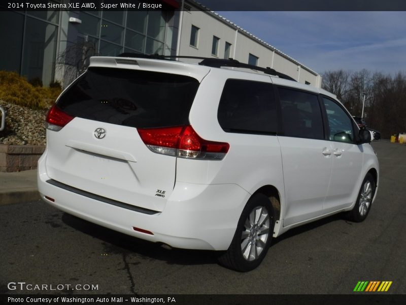 Super White / Bisque 2014 Toyota Sienna XLE AWD