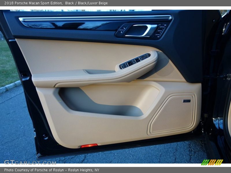 Black / Black/Luxor Beige 2018 Porsche Macan Sport Edition
