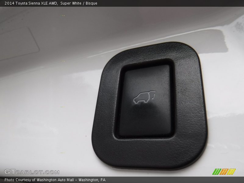 Super White / Bisque 2014 Toyota Sienna XLE AWD