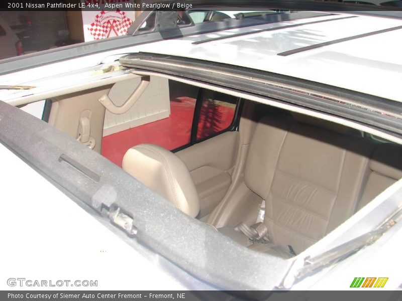 Aspen White Pearlglow / Beige 2001 Nissan Pathfinder LE 4x4