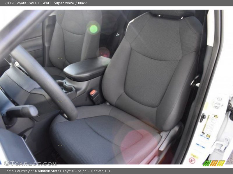 Super White / Black 2019 Toyota RAV4 LE AWD