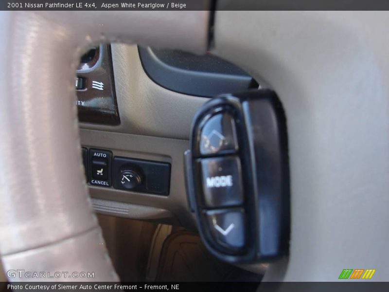 Aspen White Pearlglow / Beige 2001 Nissan Pathfinder LE 4x4